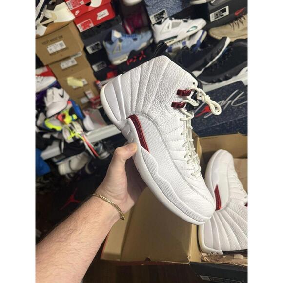 Jordan retro 12 twist sz 11